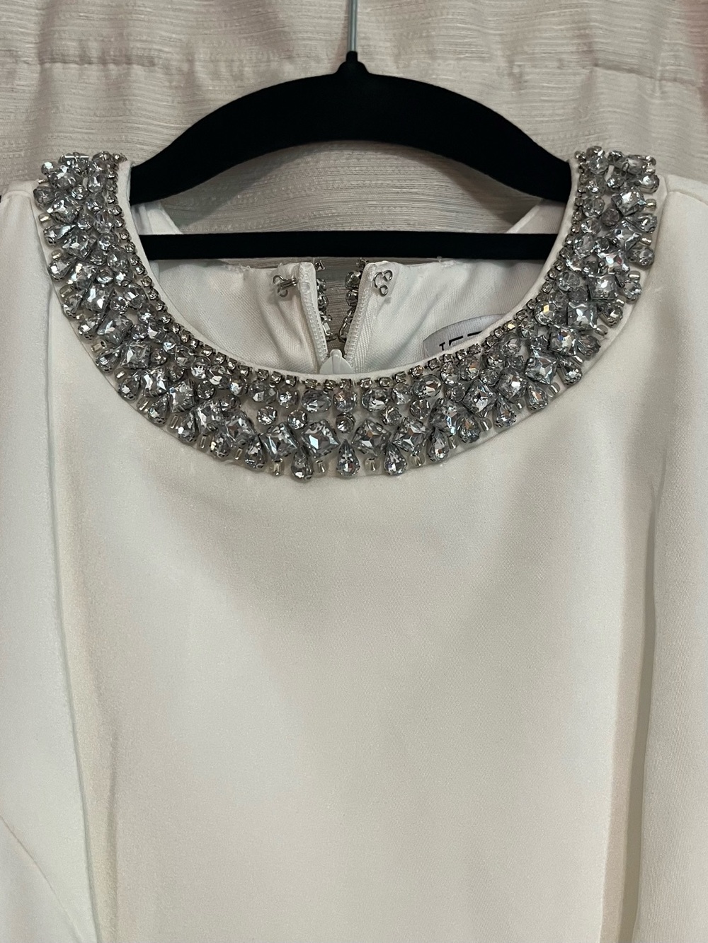 NWT leena for Mac Duggal
Crystal Jewel Neckline Sheath Mini Dress Size 4